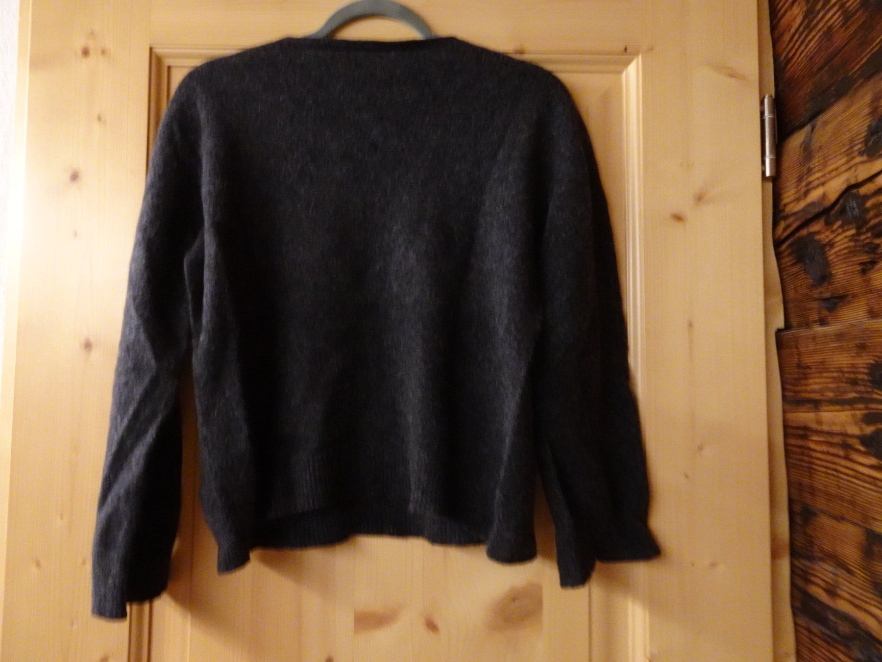 Maglioni & Felpe: Uni grauer Strickpulli Wolle von Alpha Gr. M - 42639 – Usato da Küssnacht am Rigi venduto da Good4Deckeli 1