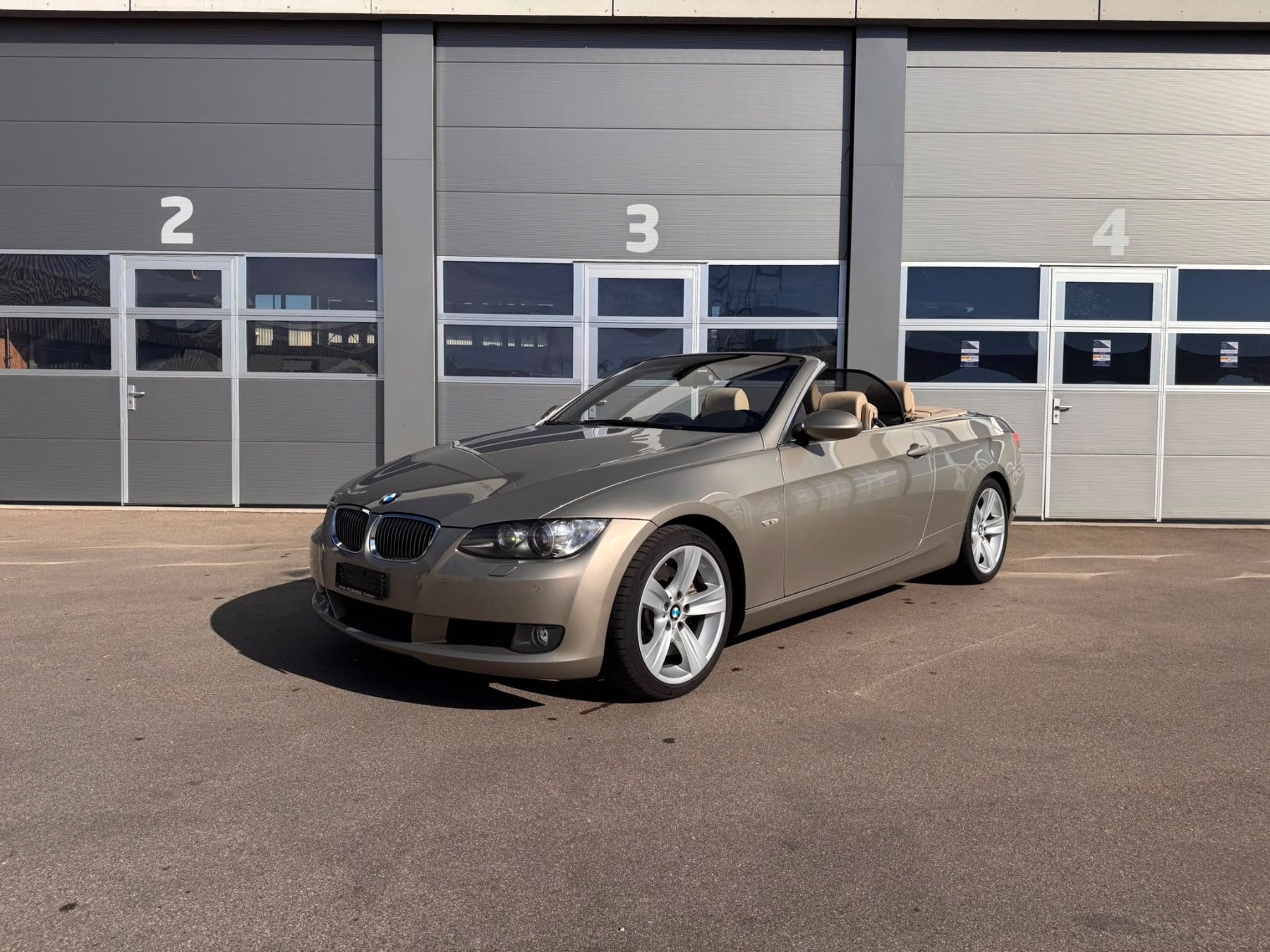 BMW Automobili: Bmw 325i Cabrio – Usato da Gossau SG venduto da Nez-lim