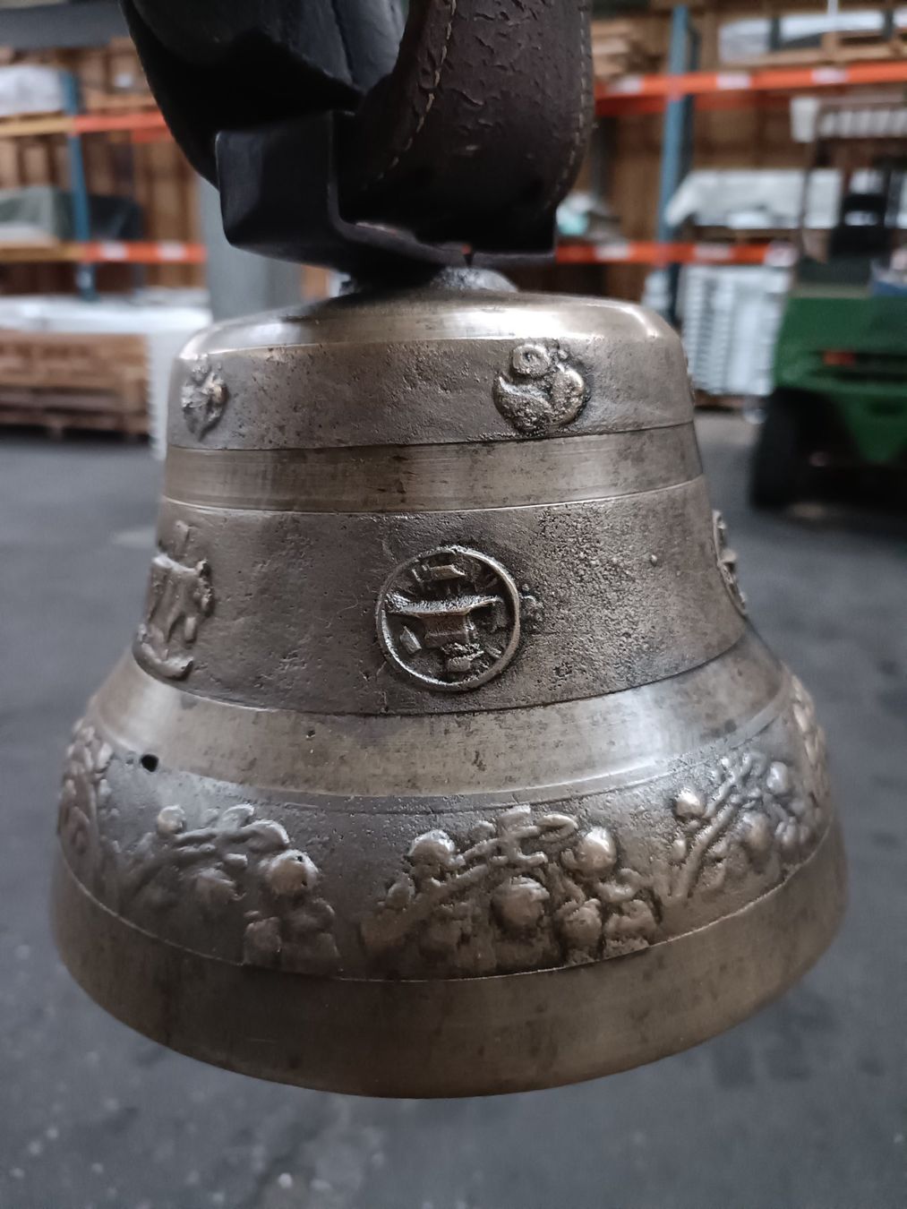 Glocken & Treicheln: Sehr seltene Antike Glocke. – Gebraucht aus Däniken SO von sgoldvreni 3