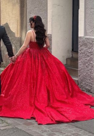 Rotes hennakleid + Diadem