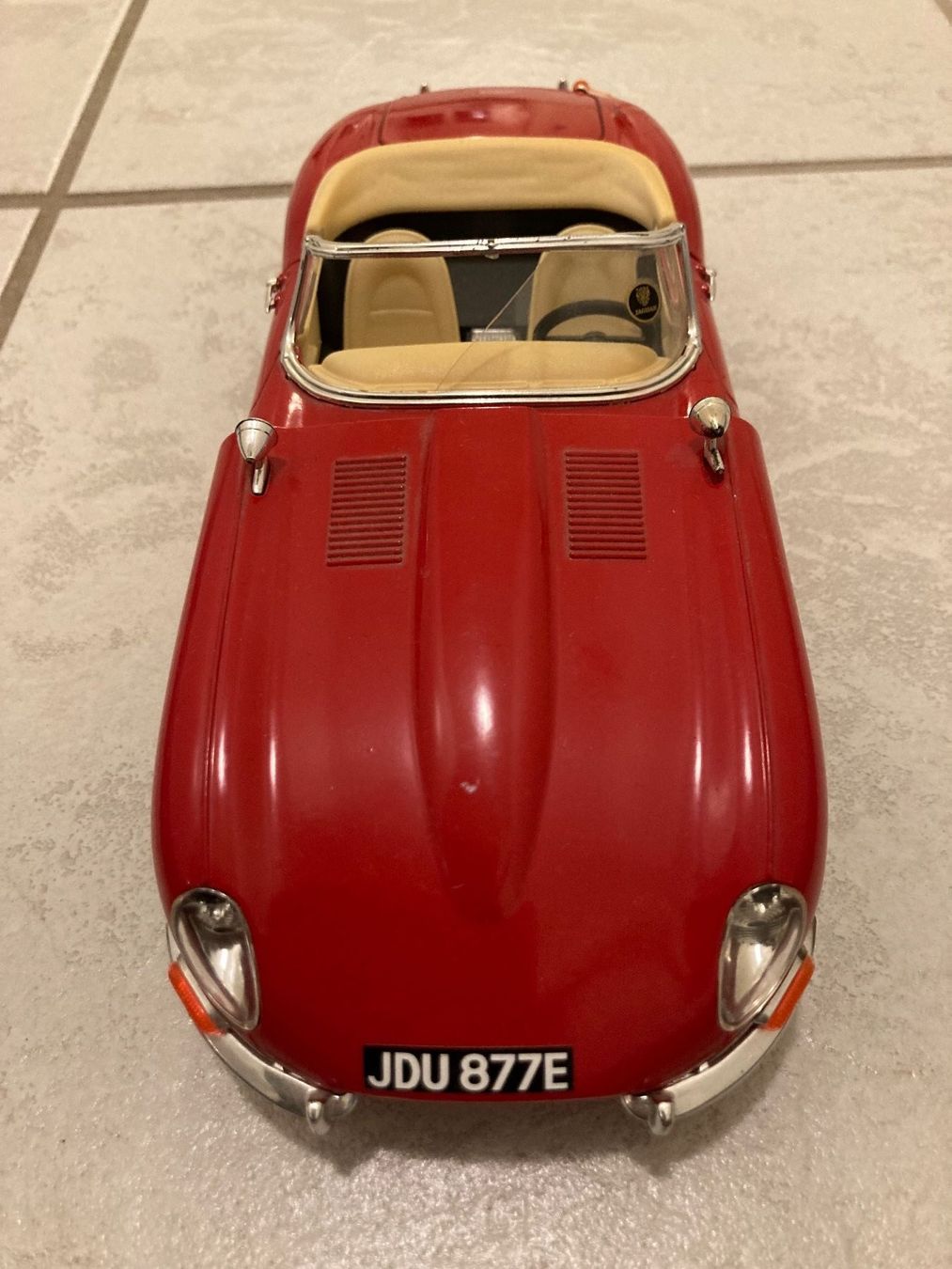 Kit di modellismo & Modellini statici: Jaguar JDU877 E 1961 – Usato da Mönchaltorf venduto da Tschibi