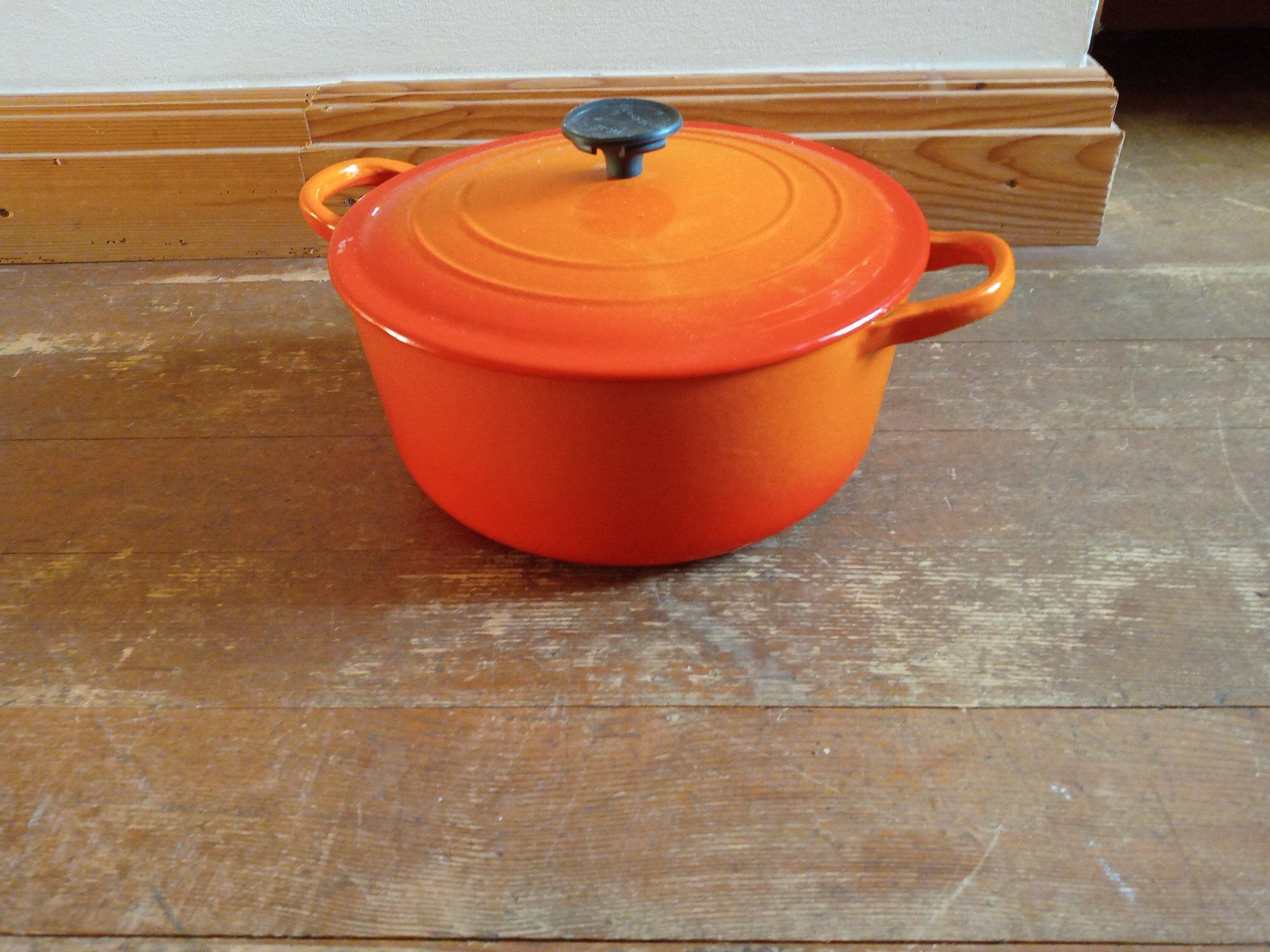 Le Creuset Pentole: Gusseisentopf mit Deckel 22 cm Le Creuset – Usato da Prez-vers-Siviriez venduto da Monija70