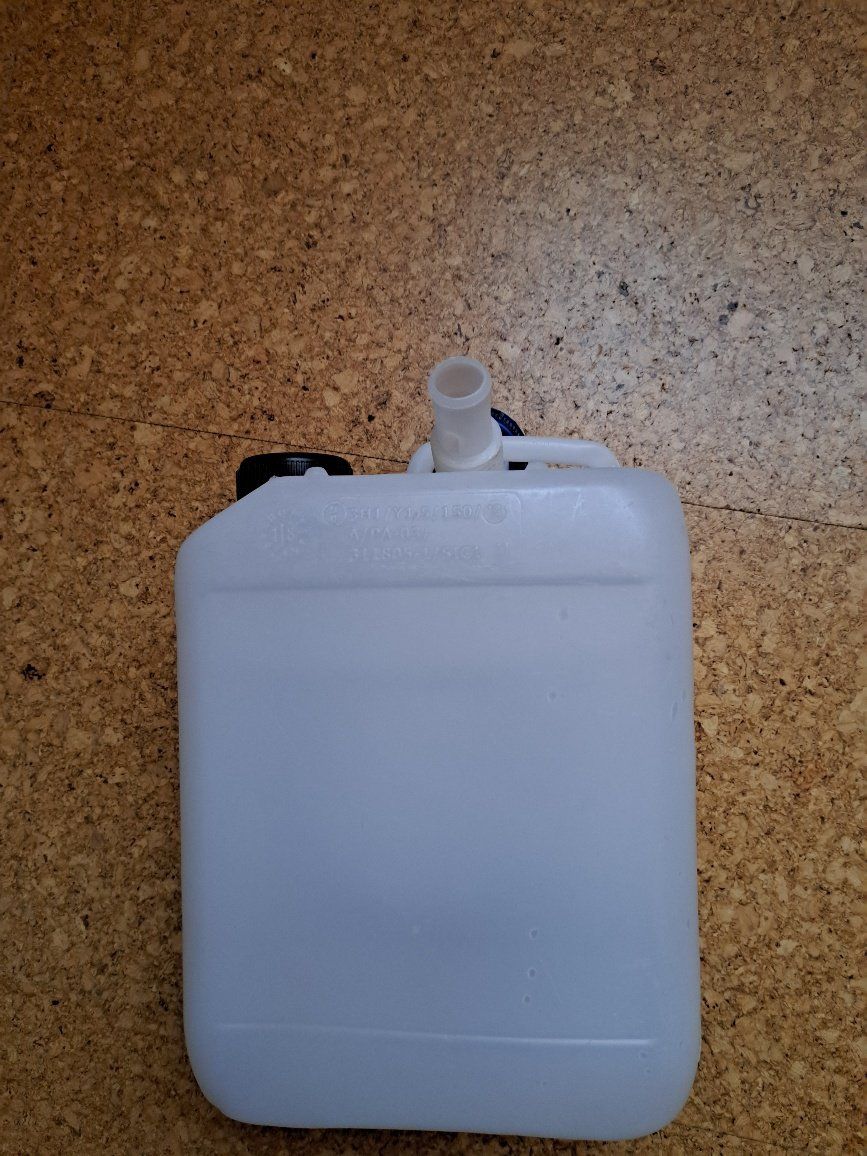Tanks, Kanister & Leitungen: Plastikkanister 5 – Gebraucht aus Schüpfheim von madeleine69