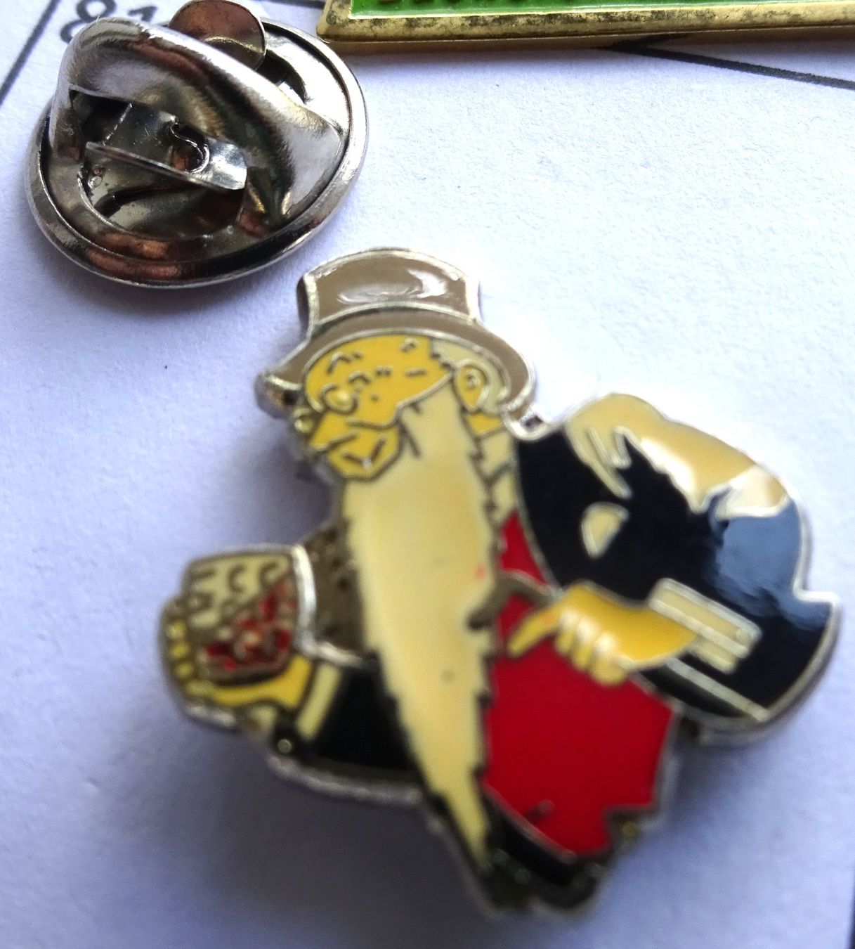 Plaketten & Abzeichen: Pin Mann mit Bart und Glas – Gebraucht aus Utzenstorf von BUtter81