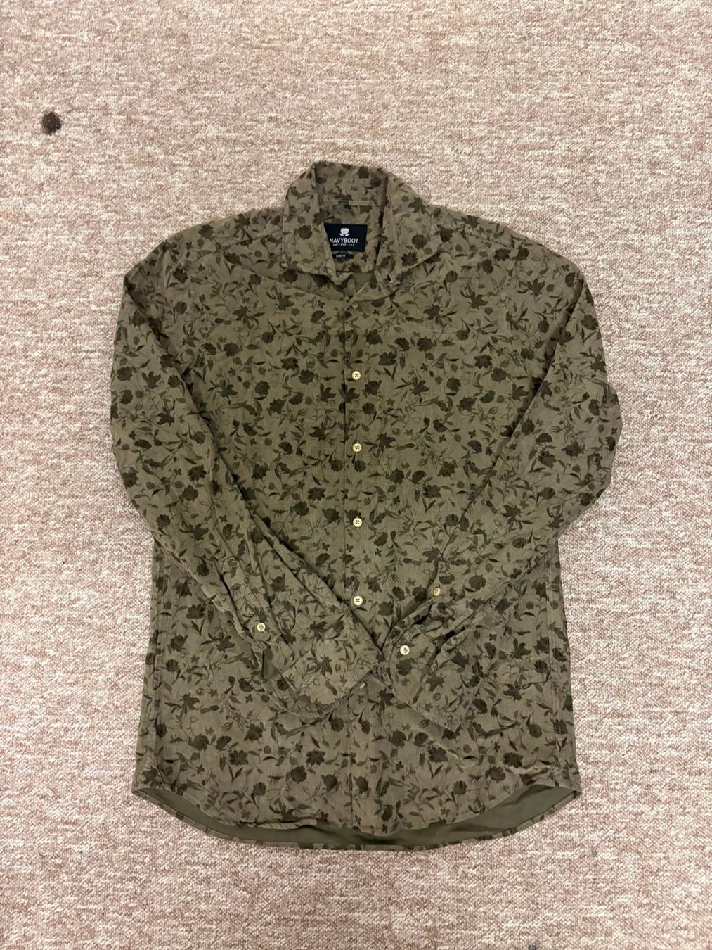 Navyboot Hemden: Hemd Navyboot Slimfit – Gebraucht aus Adliswil von thiago1995