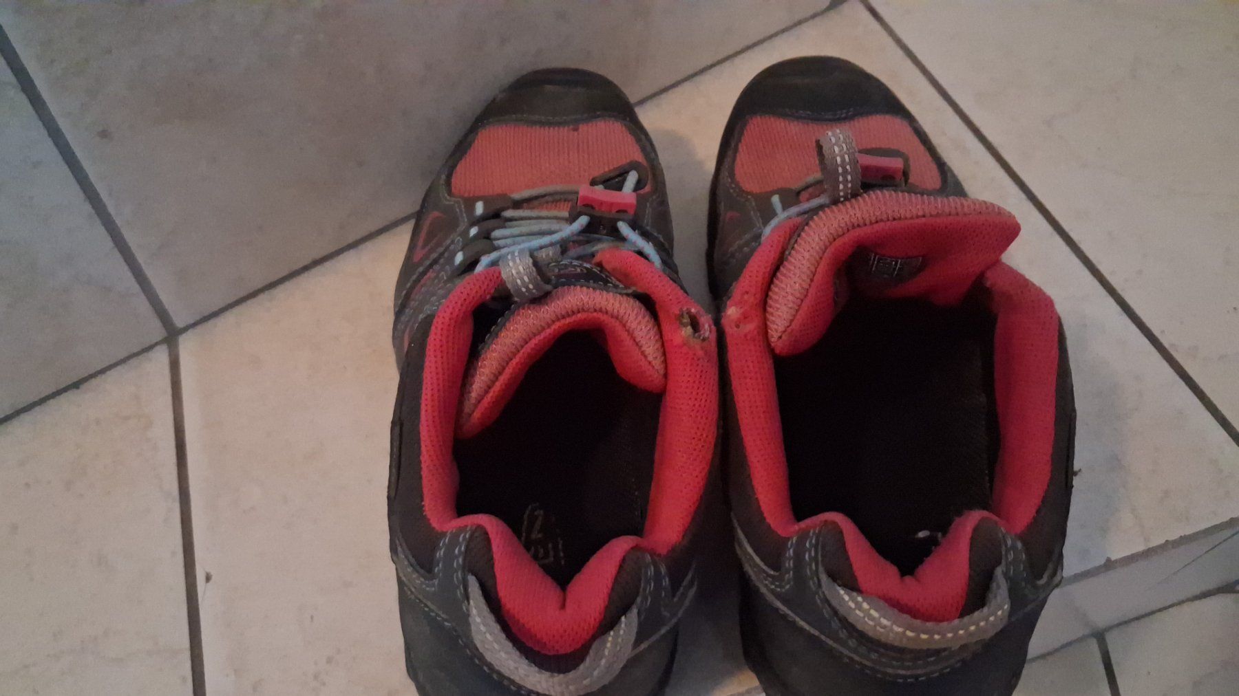 Keen Schuhe für Jungen: Keen Schuhe – Gebraucht aus Salgesch von nicc79 3