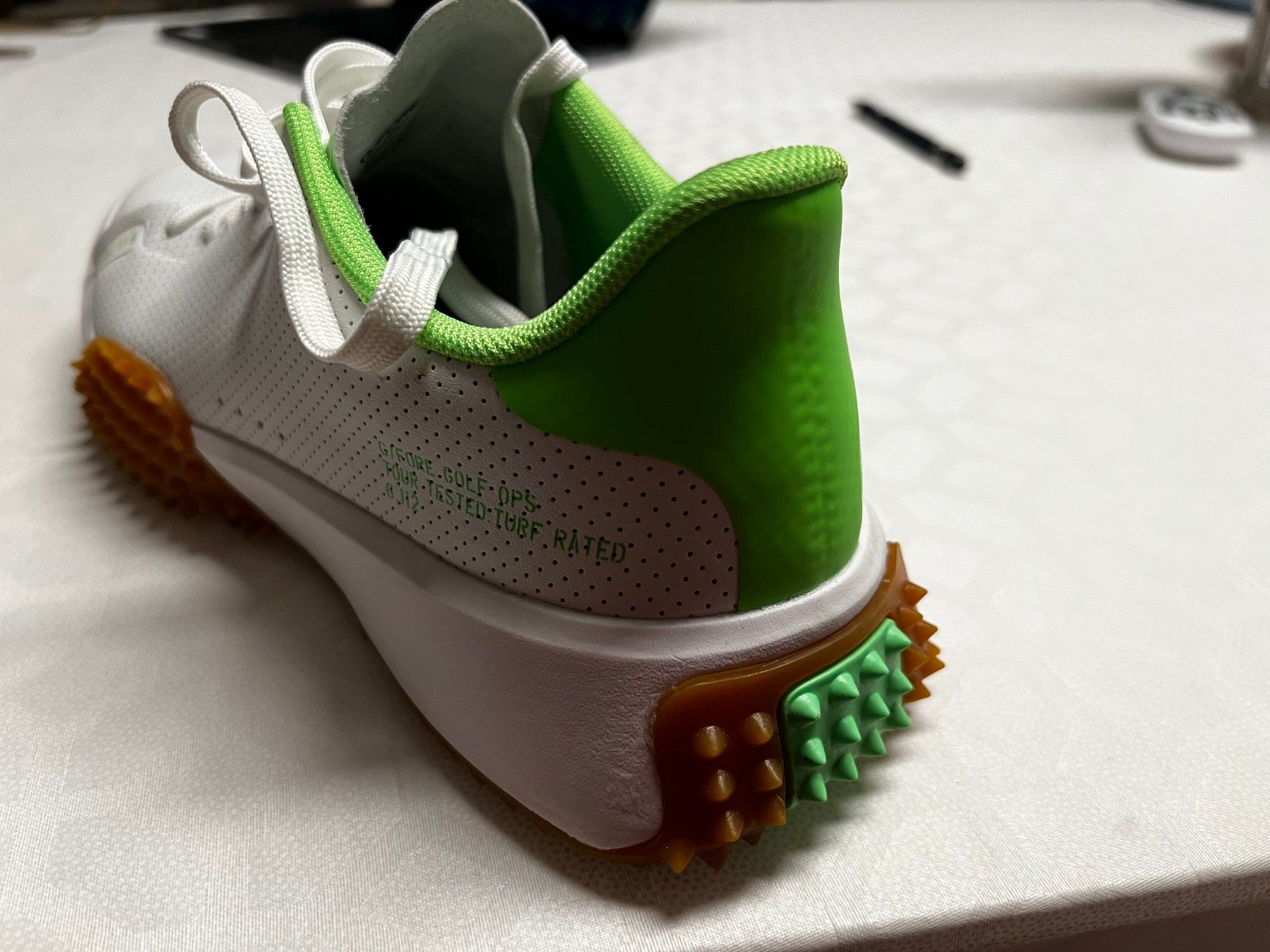 Chaussures hommes: Golf-Schuhe 41,5 vom Profi – Neuf (Voir description) à Lachen SZ par bootele 7