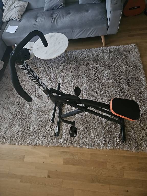 Vélos d'appartement: Total crunch abdominaux  – D'occasion à Echallens par Youpi