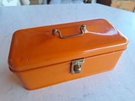 VINTAGE BLECHDOSE IN ORANGE