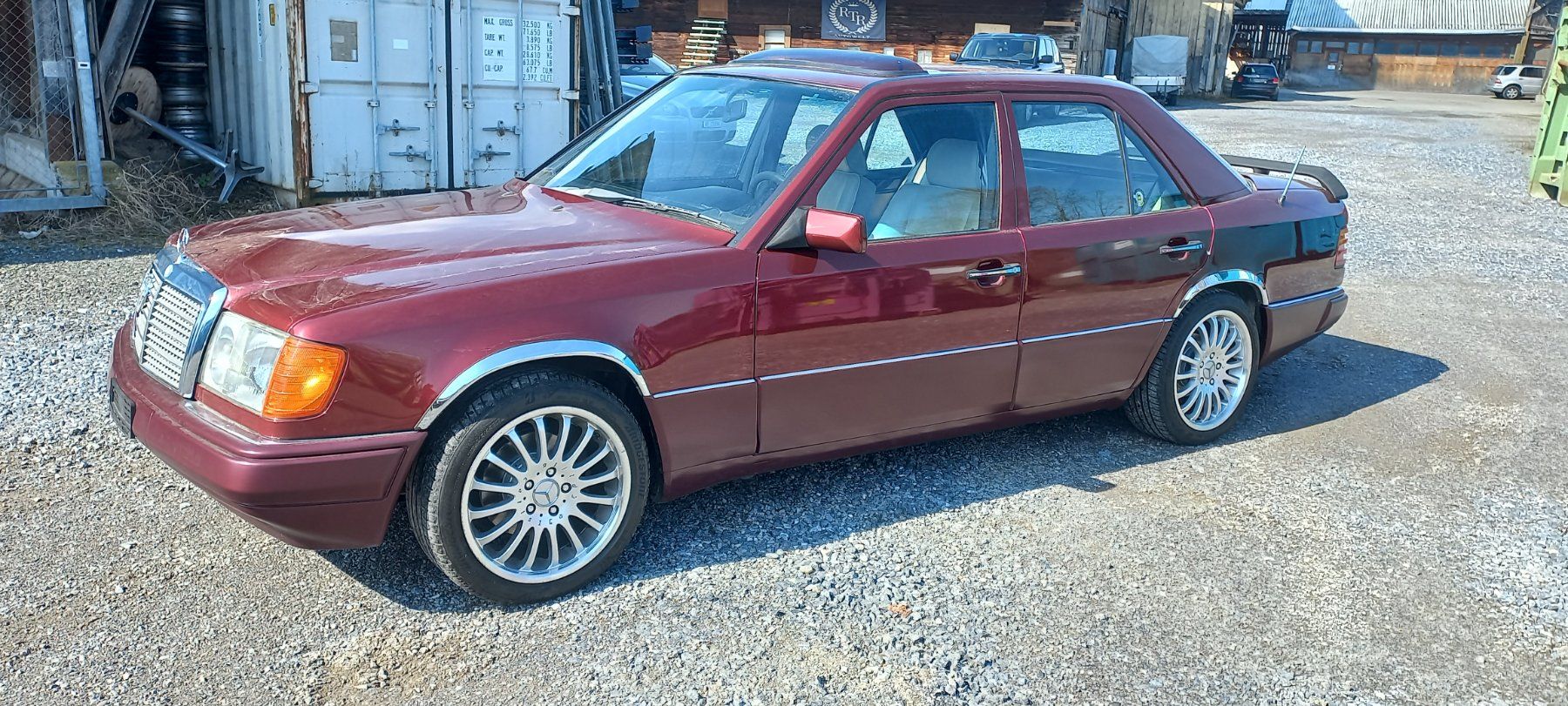 Mercedes-Benz Autos: Mercedes-Benz 200 E Youngtimer Top-Zustand – Gebraucht aus Walzenhausen von hei_kv2g