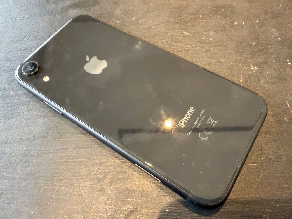 Apple Telefoni cellulari / Smartphones: iPhone Xr 64GB schwarz – Usato da Giubiasco venduto da HossesCH 1