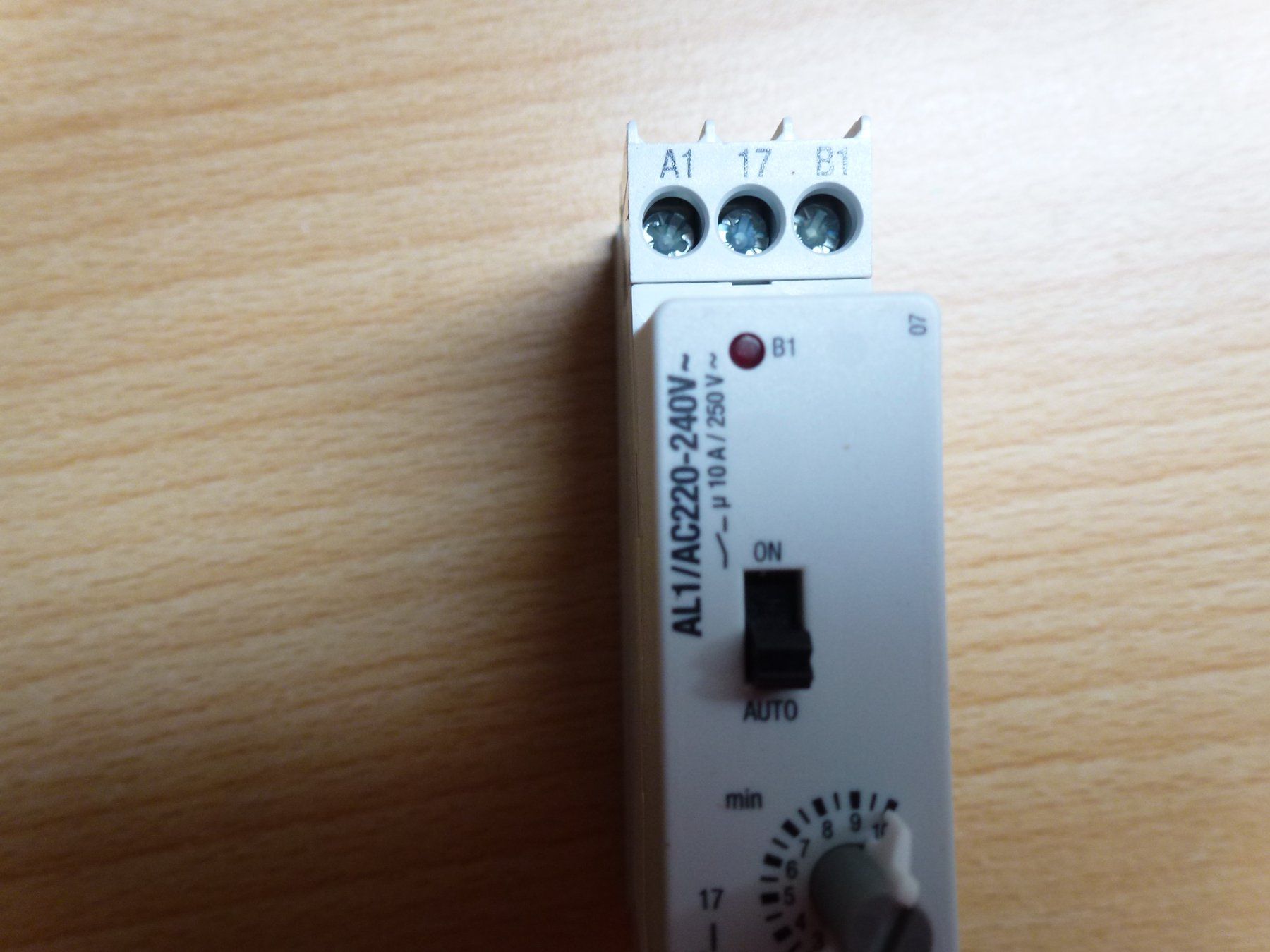 Componenti elettronici: Comat Minuterie AL1/AC220-240VAC – Nuovo (secondo la descrizione) da Hombrechtikon venduto da HGK50 1
