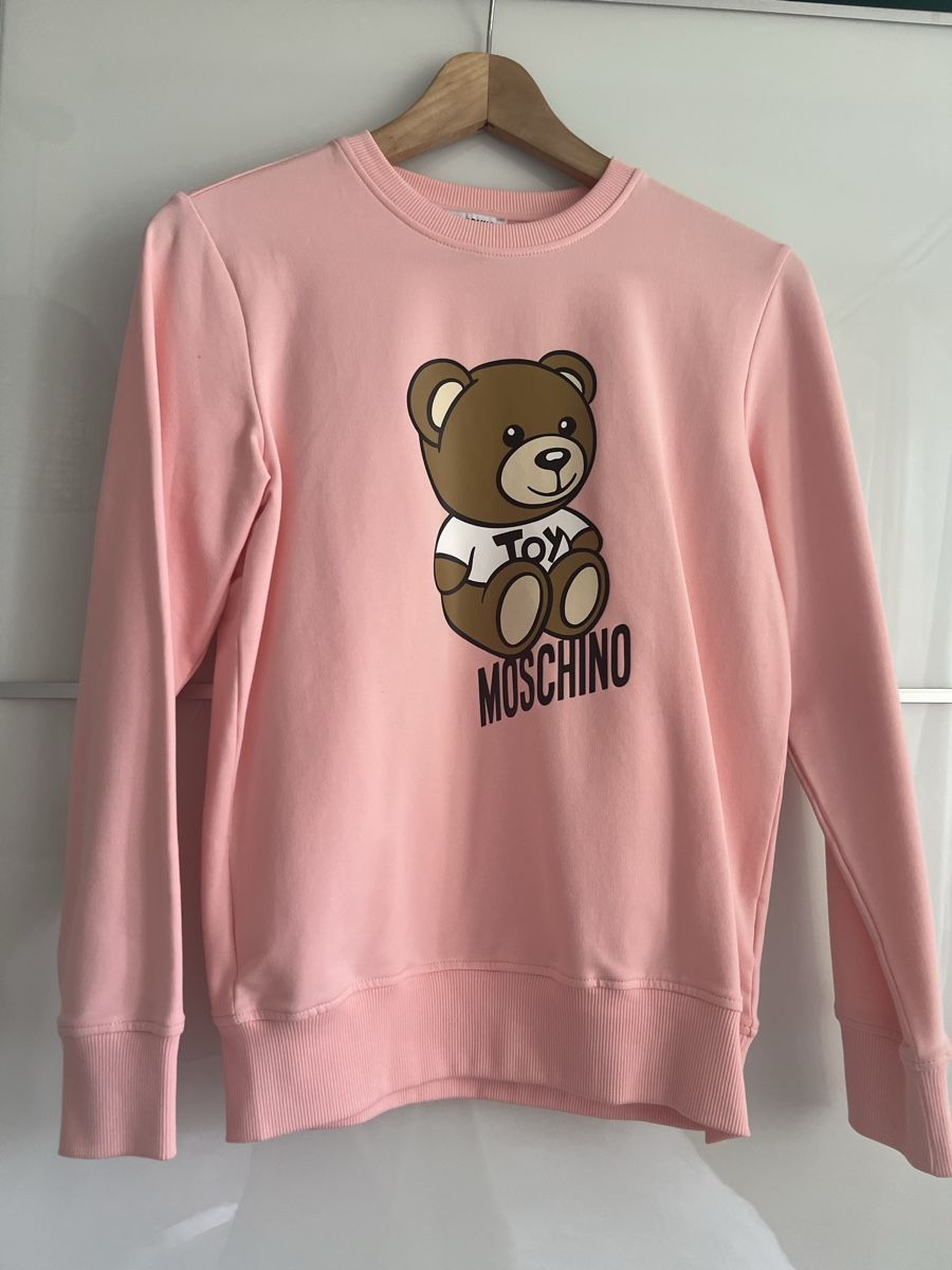 Moschino Pullover & Sweatshirts: Moschino Pink Bear Sweatshirt - Cute & Comfy for Spring! – Neu und originalverpackt aus Zürich von tra_wl8x