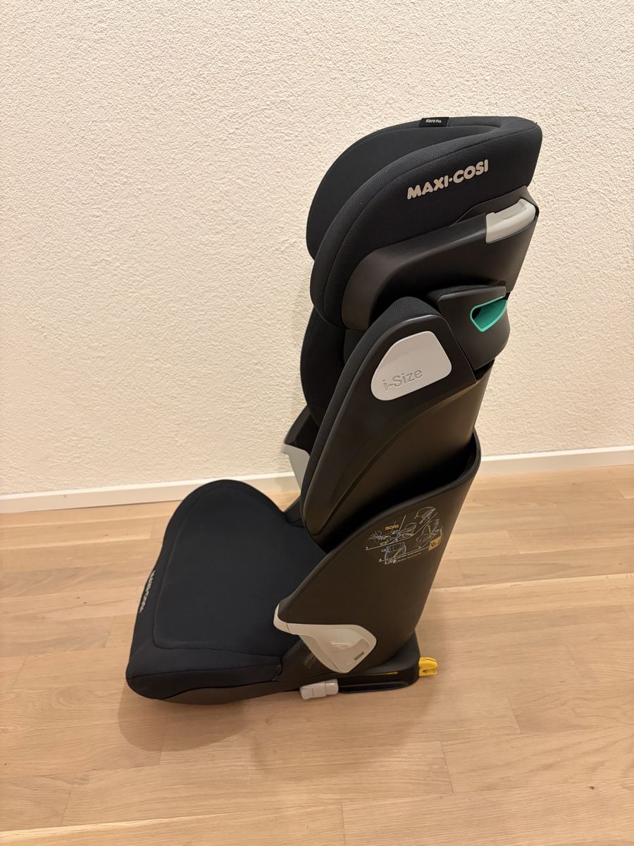 Maxi-Cosi Seggiolini per auto: Maxi-Cosi Kore Pro i-Size, schwarz – Usato da Greifensee venduto da daniel1982 3
