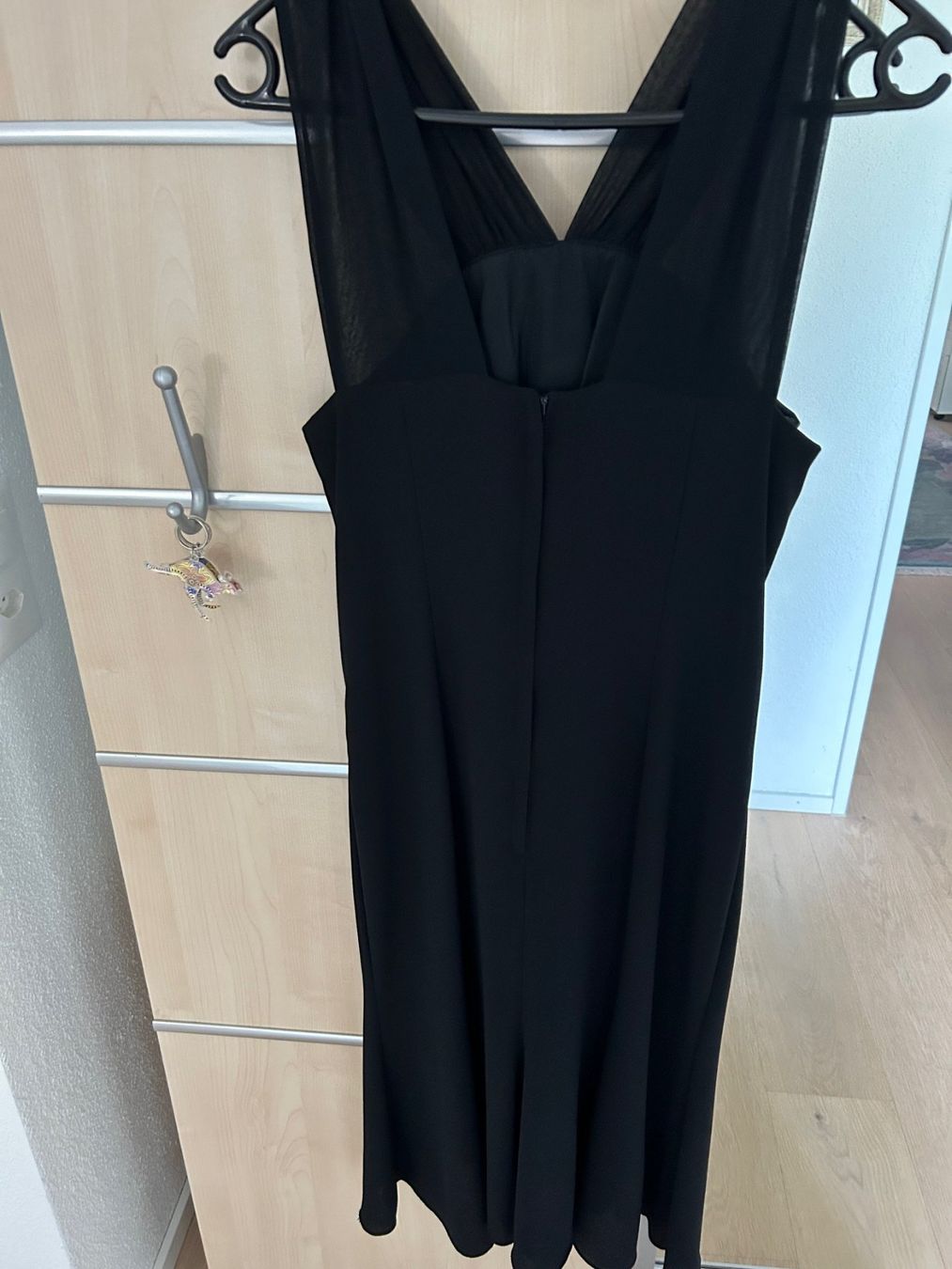Vestiti: Schwarzes Abendkleid Gr. 38 mit Perlenapplikation – Nuovo (secondo la descrizione) da Bülach venduto da duma43 2