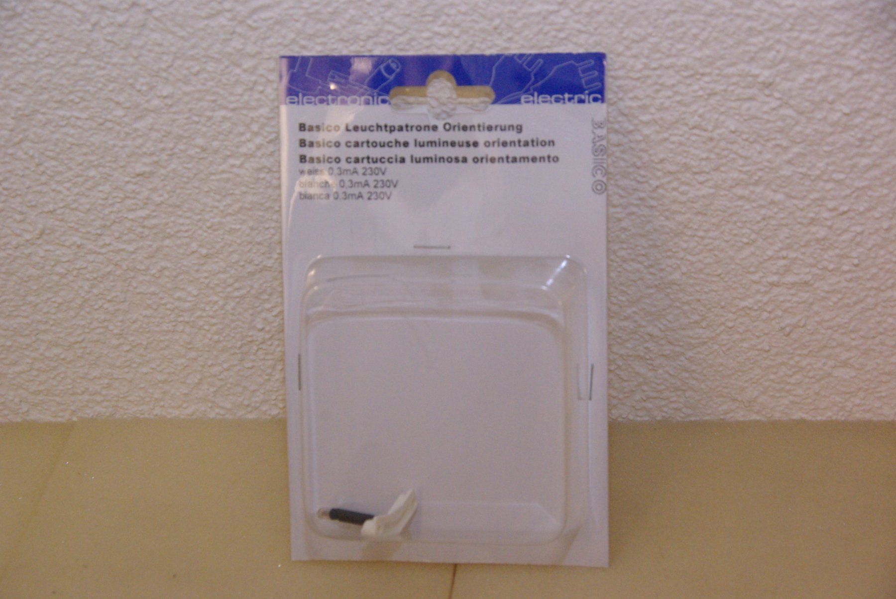 Hager Schalter: Hager Basico alte Leuchtpatrone, weiss – Neu und originalverpackt aus Herisau von Cevianer1844 2