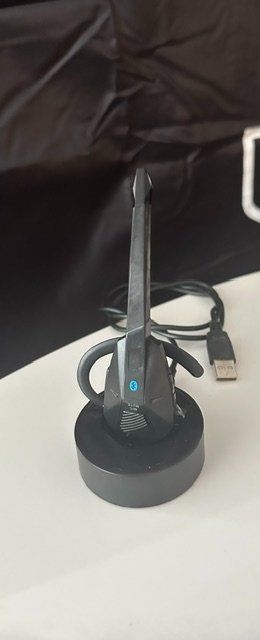 Kopfhörer: Bluetooth Headset mit Ladekabel und Ladestation – Neu (gemäss Beschreibung) aus Pfäffikon ZH von thf_rqs2