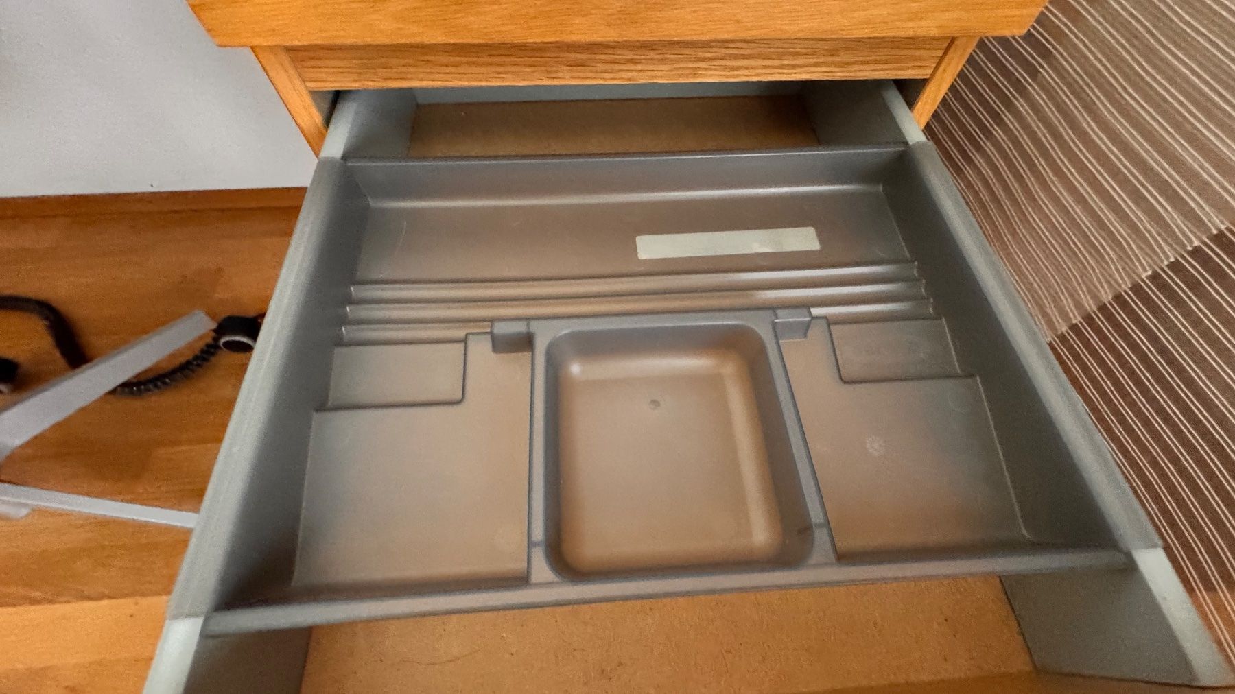 Ikea Eléments de bureau: IKEA Rollcontainer Buchenholz mit Schubladen / Hängeregister – D'occasion à Baar par 001loulou 5