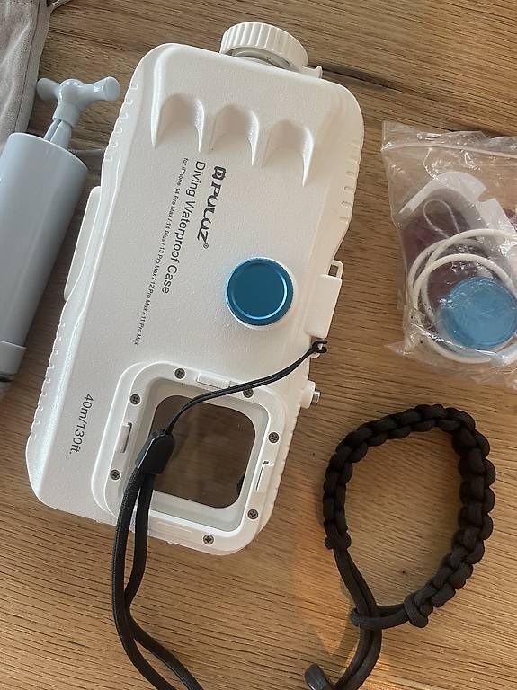 Lampen & Fotografie: Unterwasser Iphone Hülle / Waterproof Case – Gebraucht aus Münchenstein von NinaK9601 1