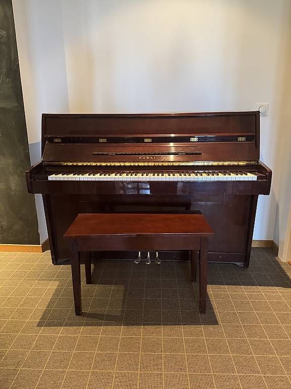 Strumenti musicali: Piano Kawai – Usato da Cully venduto da Bragabar