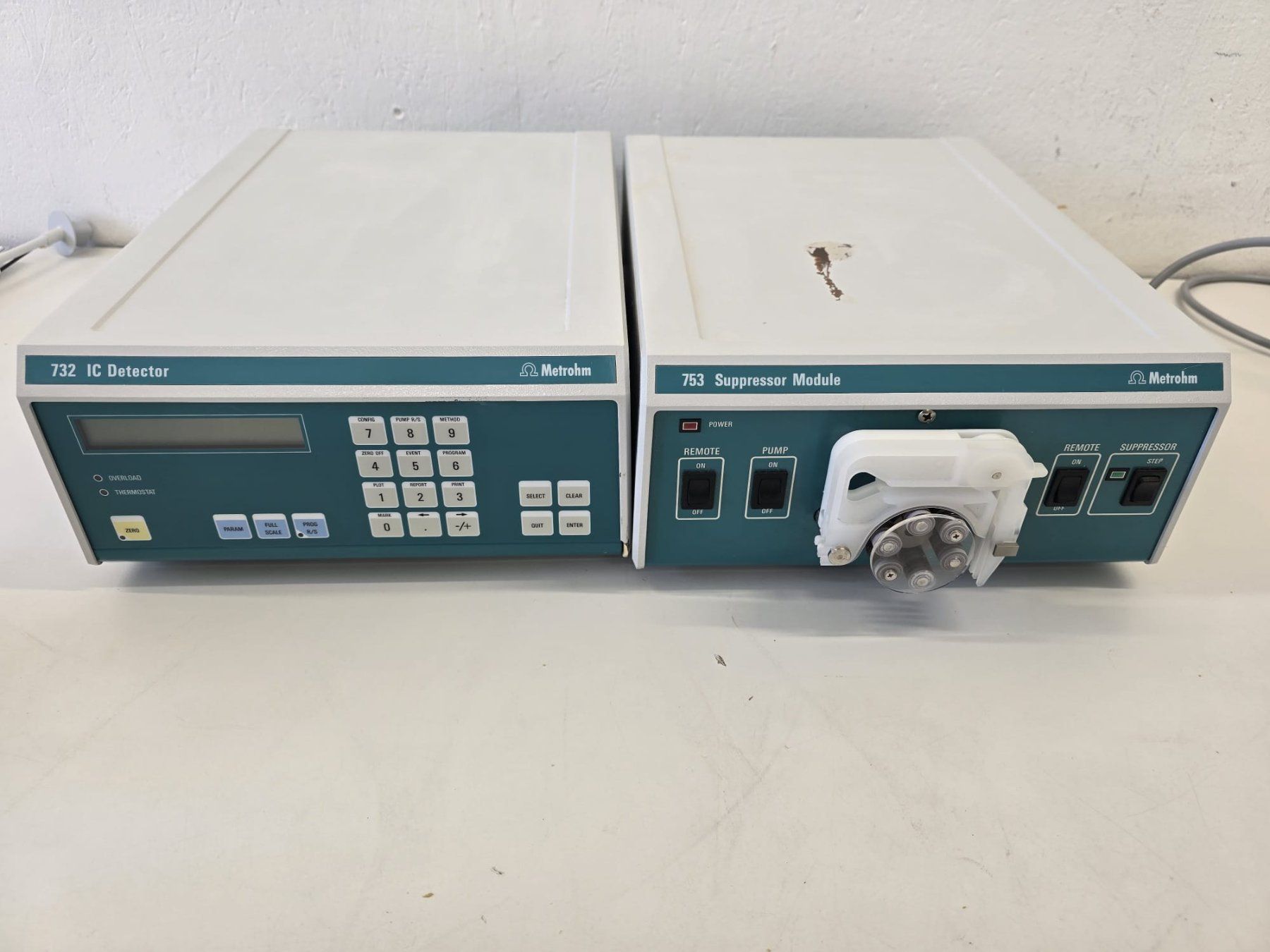 Tutte le macchine: 732 IC Detector, 753 Suppressor Module und 733 IC Separation – Usato da Niederdorf venduto da LeptonAG_Labor 5