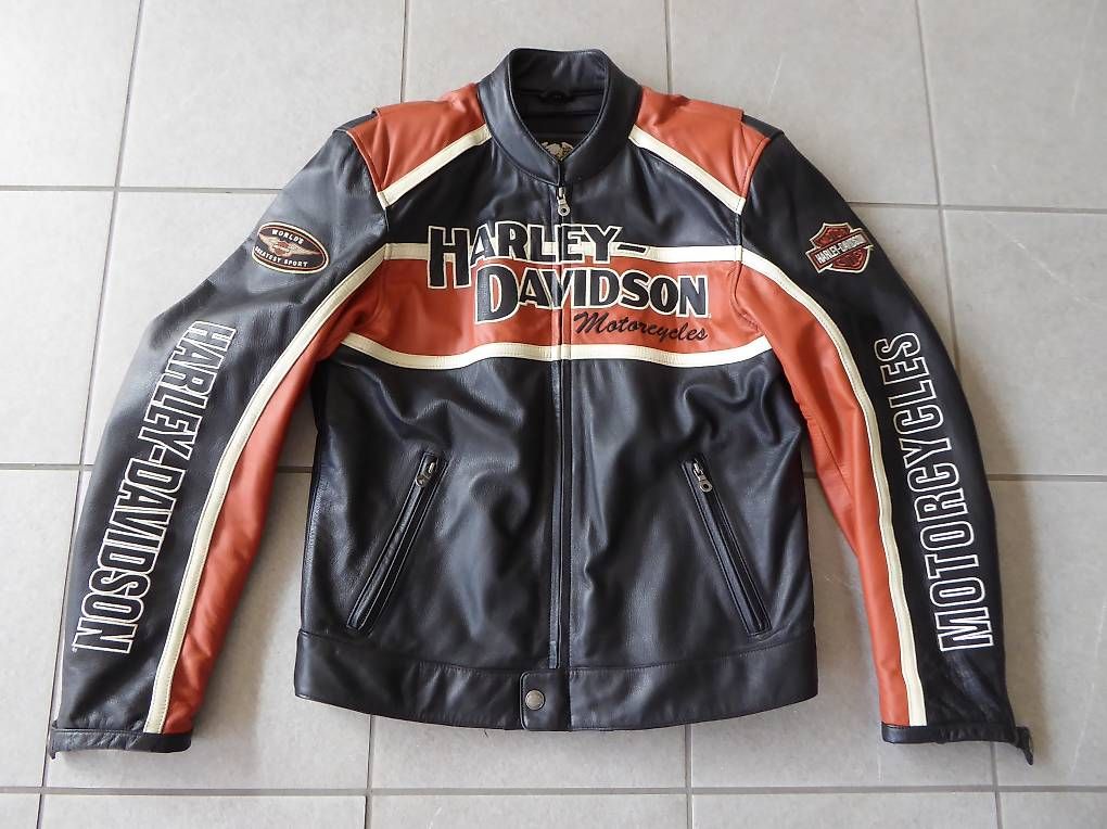 Harley-Davidson Giacche: Harley Davidson Lederjacke mit Innenfutter und Rucksack – Nuovo (secondo la descrizione) da Birrhard venduto da Telemaster1