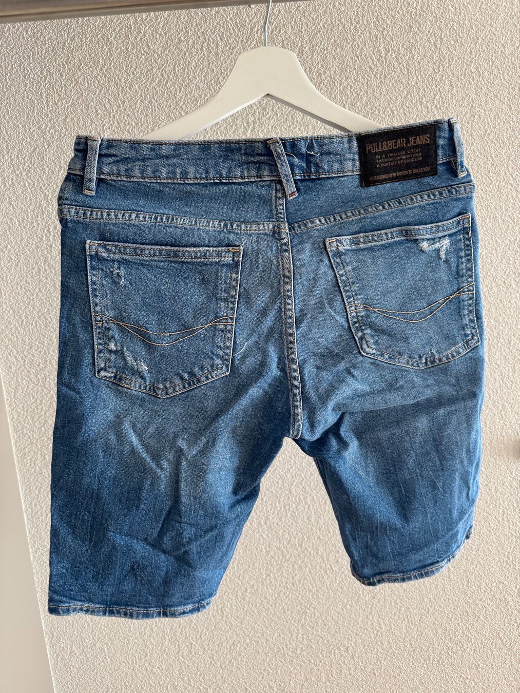 Jeans: Pull&Bear Jeans-Shorts Grösse 48 – Gebraucht aus Dübendorf von gru_v8px 2