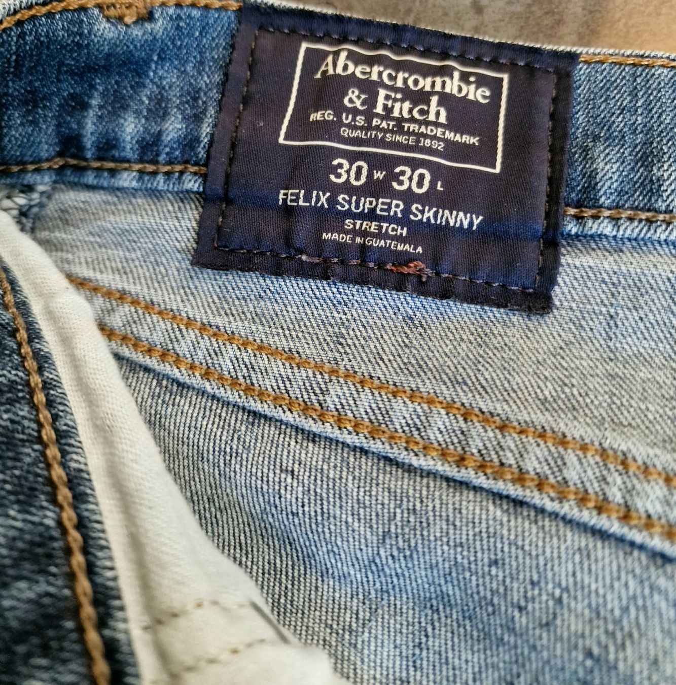 Abercrombie Jeans: Jeans Abercrombie & Fitch – Gebraucht aus Volketswil von agc_th5j 2