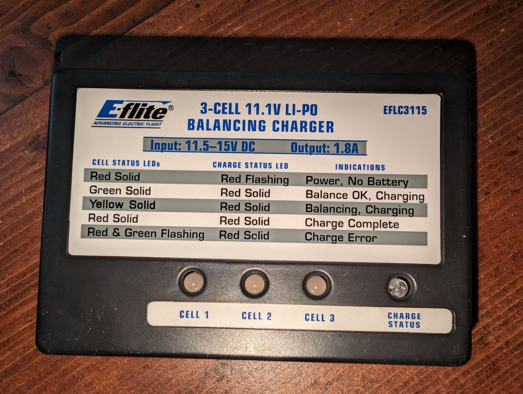E-Flite Batterie, Caricabatterie & Alimentatori: Ladegerät Balancer 1.8A 3S 11.1V LiPo - E-Flite EFLC3115 – Usato da Winterthur venduto da Miwok 1