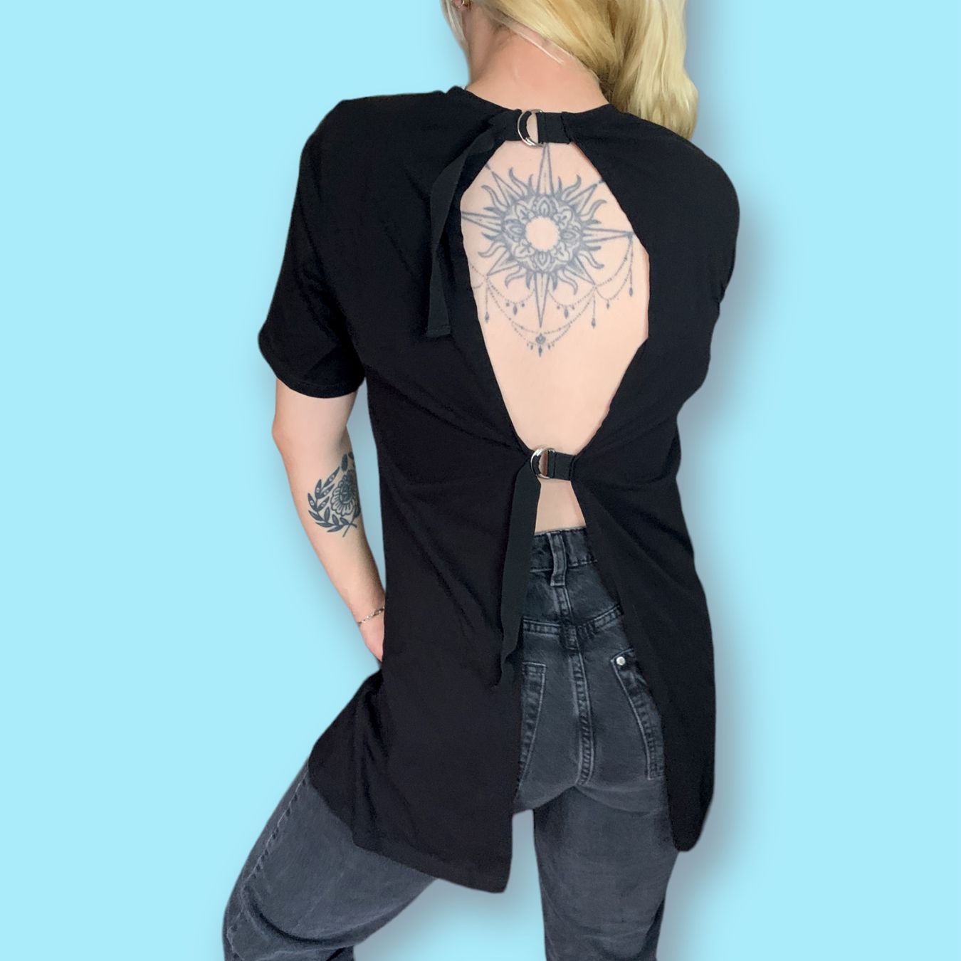 T-shirt: Band-shirt with open back – Usato da Basel venduto da demonbaby2222 1