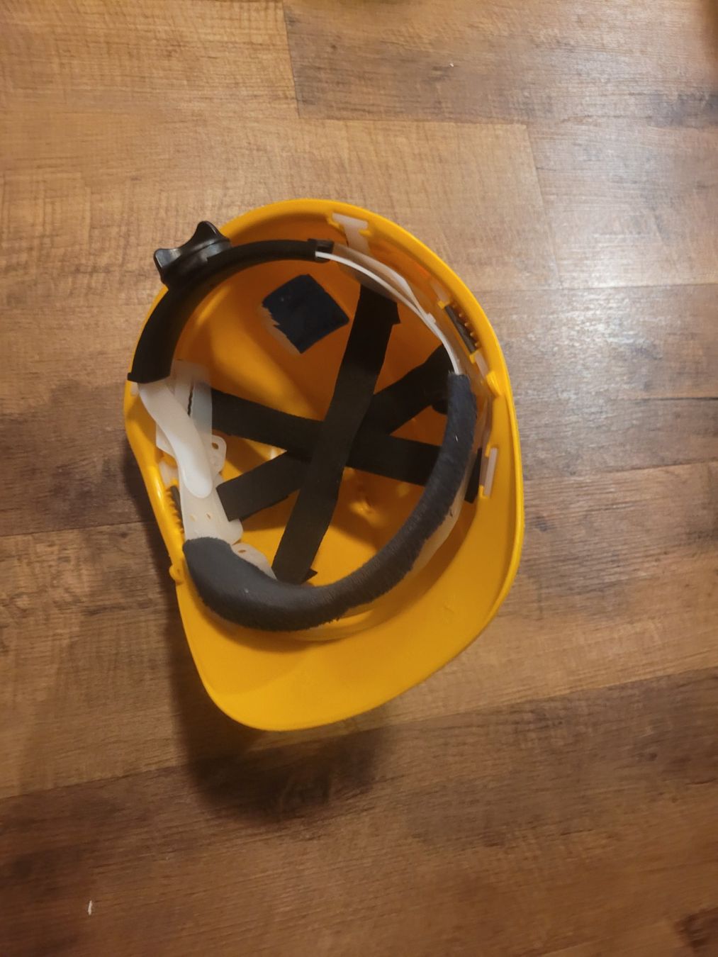 Protezione per viso e udito: Bauarbeiter Helm – Usato da Brunnen venduto da SALLBA 1