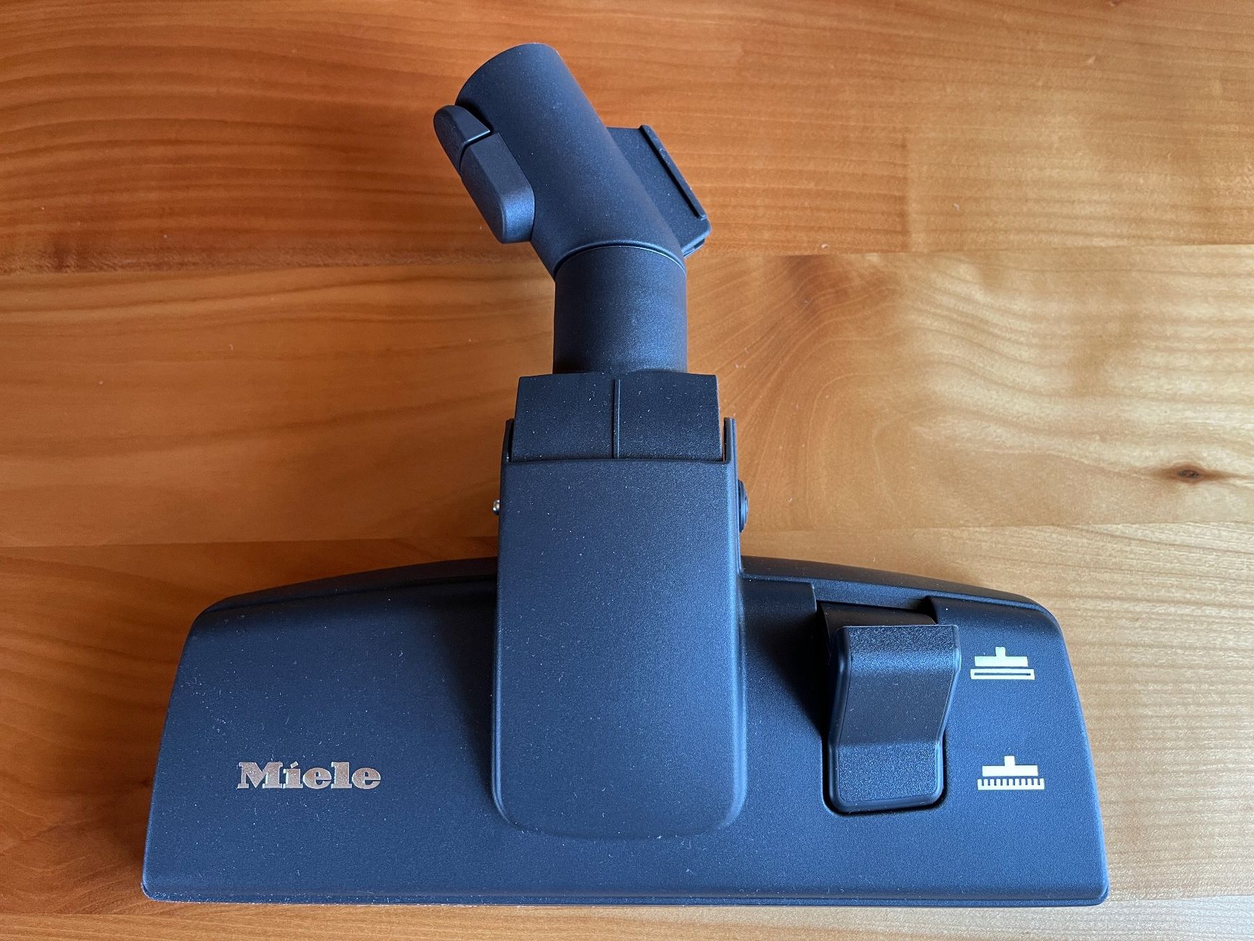 Miele Aspirapolveri & Accessori: Miele Staubsaugerbeutel und Bodendüse – Nuovo (secondo la descrizione) da Wiesendangen venduto da Frohberg 3