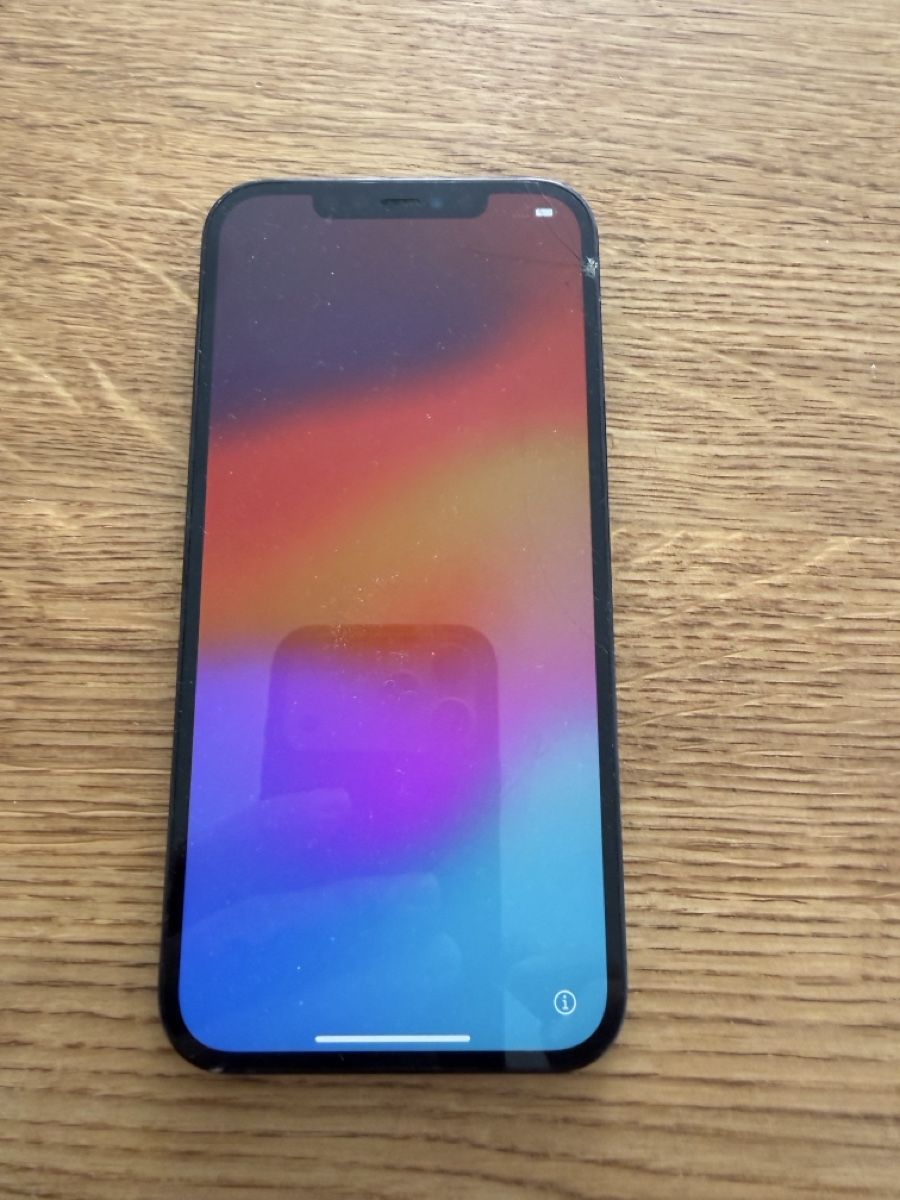 Apple Telefoni cellulari / Smartphones: iPhone 12 Pro Max 128GB, Gebrauchsspuren Display – Usato da Gossau ZH venduto da mercedes038