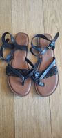 Sandalen schwarz Grösse 38 fällt eher gross aus