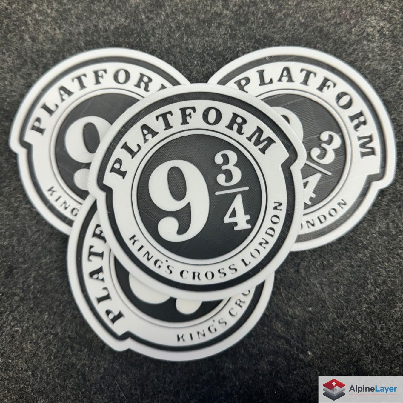 Dessous de verre: Platform 9¾ Drink Coaster 3D Printed Wizard Coaster – Neuf (Voir description) à Losone par AlpineLayer 1
