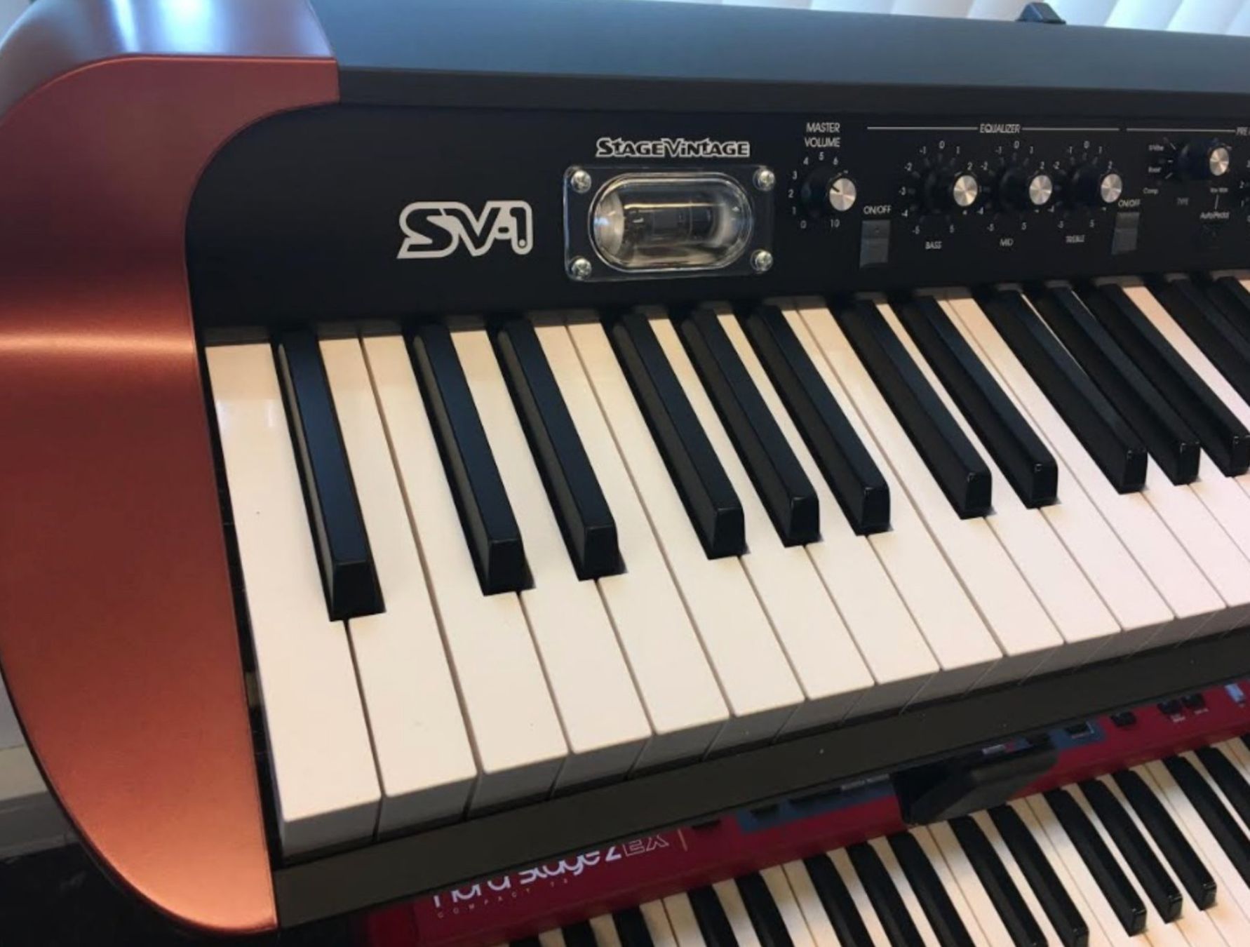 Korg Instruments de musique: Korg SV-1 E-Piano – D'occasion à Binningen par ern_f95l