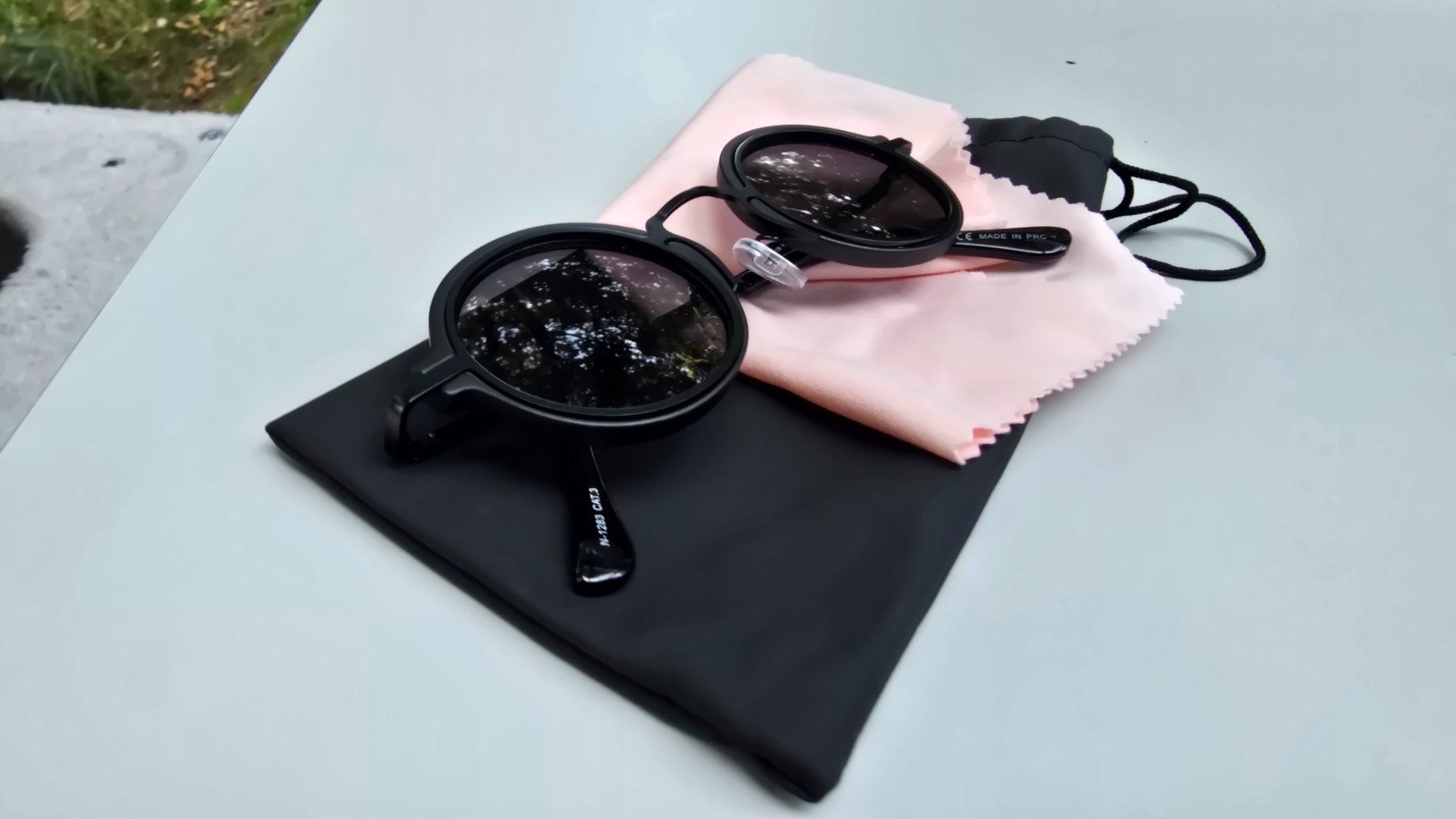 Occhiali & Lenti: Vendo occhiali da sole con lenti Nere – Nuovo e nell'imballaggio originale da Lugano venduto da Autonovem 1