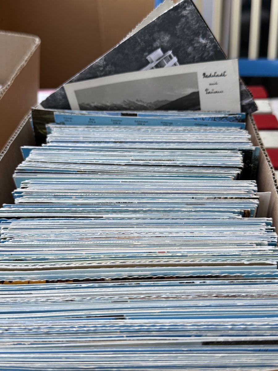 Cartoline postali: Kiste Ansichtskarten, Schweiz Motive u. a. 2.5kg – Usato da Zürich venduto da Geniuss 2