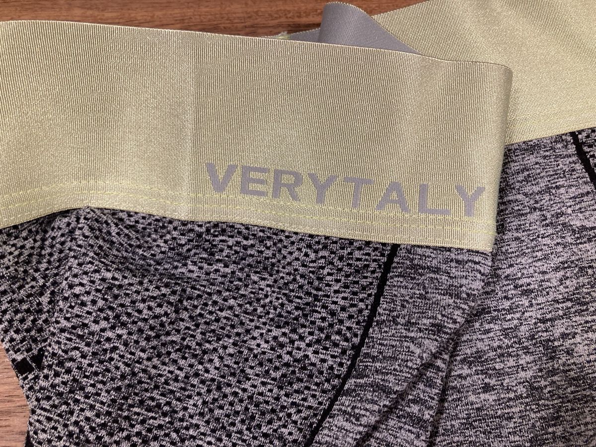 Leggings: 3/4 Sport Hose S – Gebraucht aus Kesswil von Branca-01 3