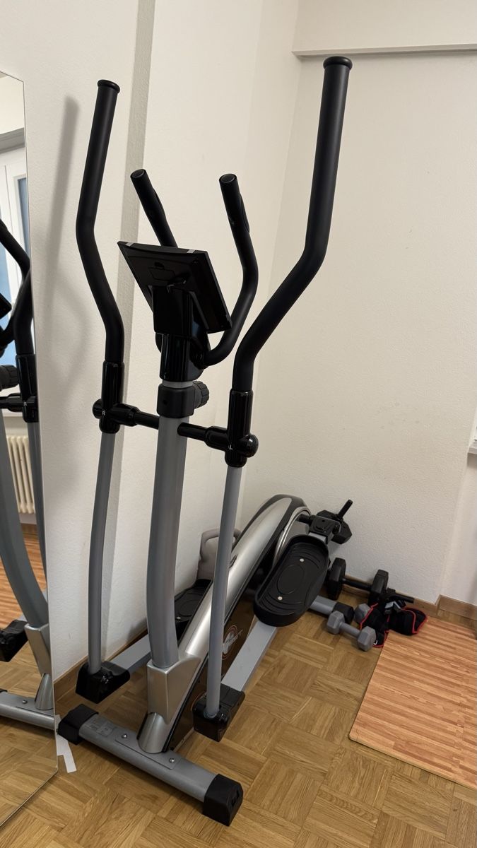 Vélos d'appartement: Elliptical machine – D'occasion à neuchatel par alm_7vdh