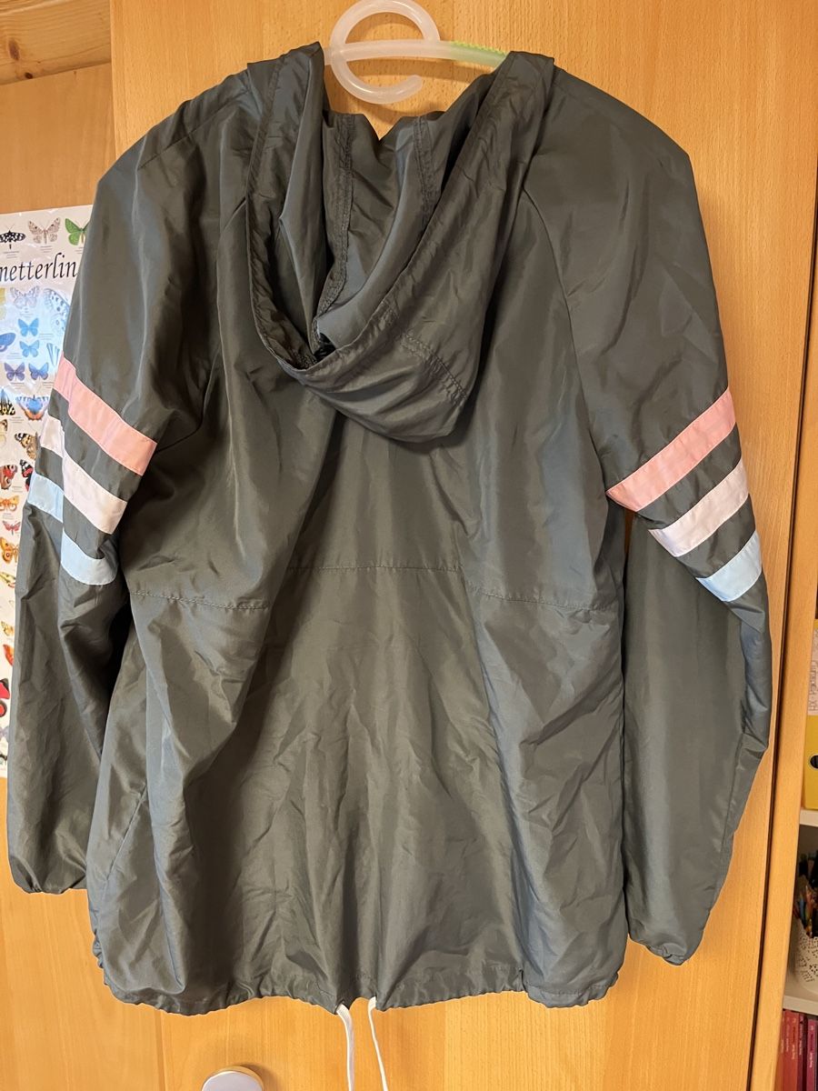 Giacche: Dünne Windjacke, Gr. M – Nuovo (secondo la descrizione) da Betschwanden venduto da _janinee_ 3