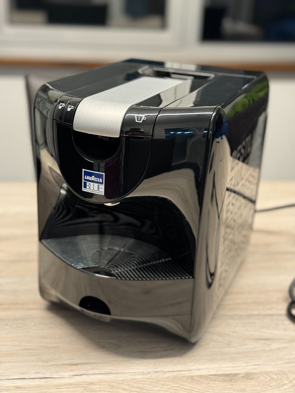 Lavazza Kaffeemaschinen & Espressomaschinen: Kaffeemaschine Lavazza LB 951 – Gebraucht aus Zollikofen von ld5_6h8t