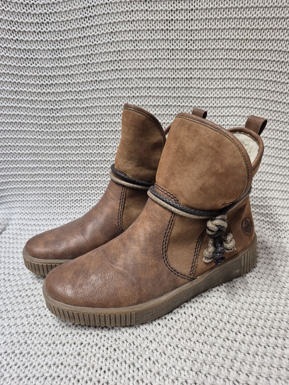 Rieker Scarpe da donna: Gefütterte Rieker Stiefeletten Gr.38 – Usato da Merligen venduto da muss_haben