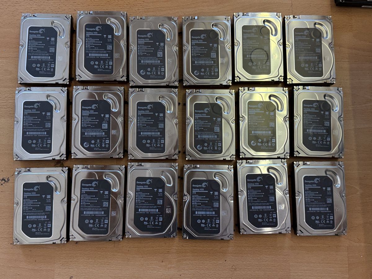Harddisks: 18x 2TB HDD Seagate  – Gebraucht aus frauenfeld von mac_c7jc