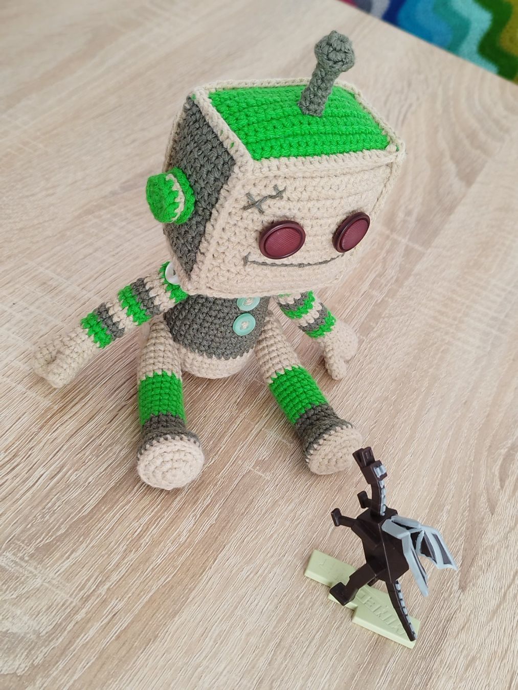 Giocattoli: Robot en crochet avec sa fusée – Nuovo e nell'imballaggio originale da Arnex-sur-Orbe venduto da can_97vn 2