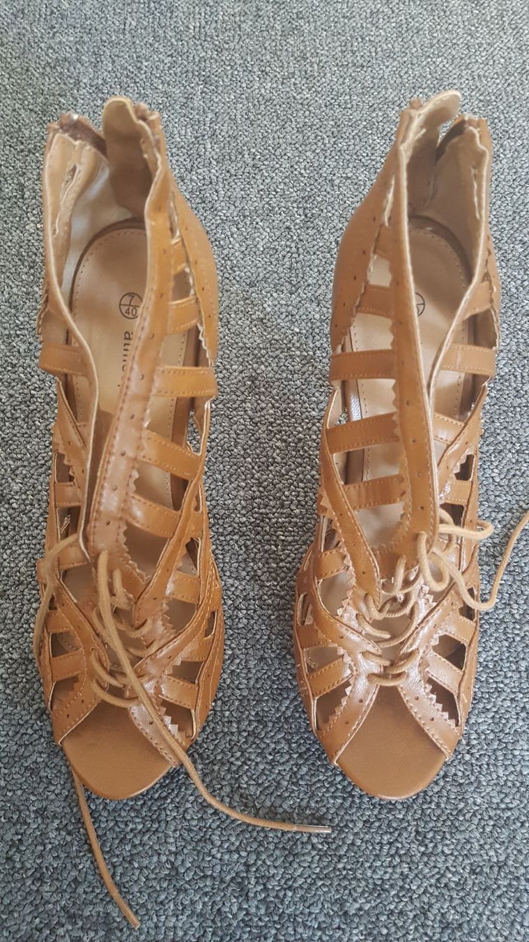 Damenschuhe: Völlig neue Pumps / Schuhe – Neu (gemäss Beschreibung) aus Schöfflisdorf von CrRG21 2