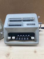 Rechenmaschine Facit C1-13 mechanisch mit Schutzhülle