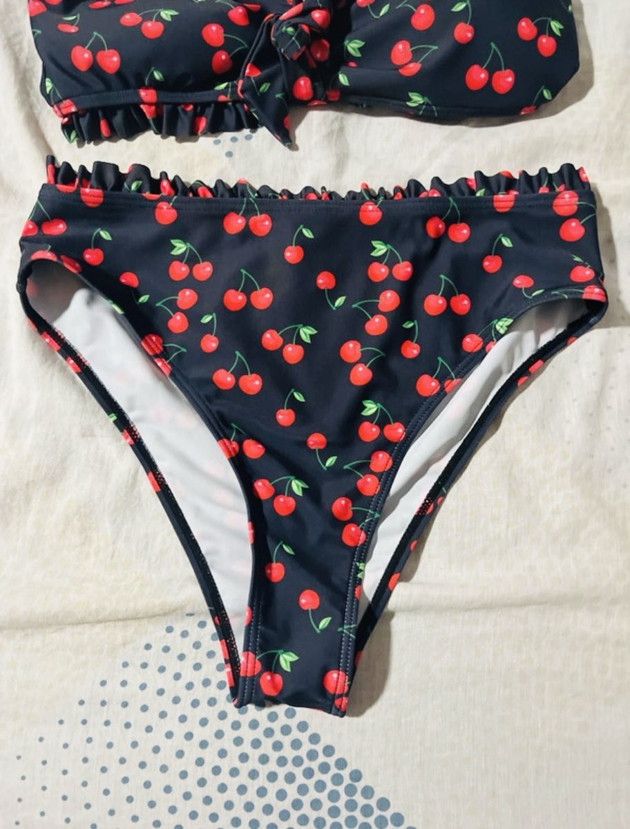Costumi da bagno & Bikini: Bikini Cherry Print Vintage Size L with Ruffles – Nuovo (secondo la descrizione) da Kloten venduto da jan_xn8f 1
