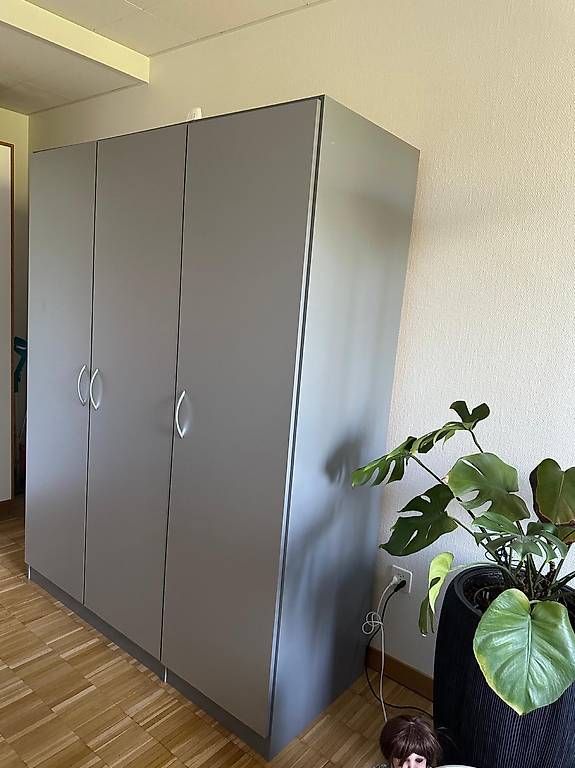 Armadi: Kleiderschrank 4 Türen – Nuovo e nell'imballaggio originale da Thalwil venduto da mai_n2hx
