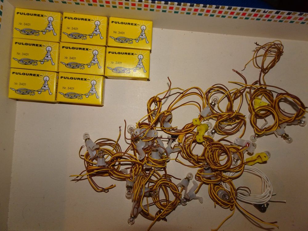 10x Beleuchtungssockel E5.5 Für Modellhäuser –  Produktbild-Vorschau 2